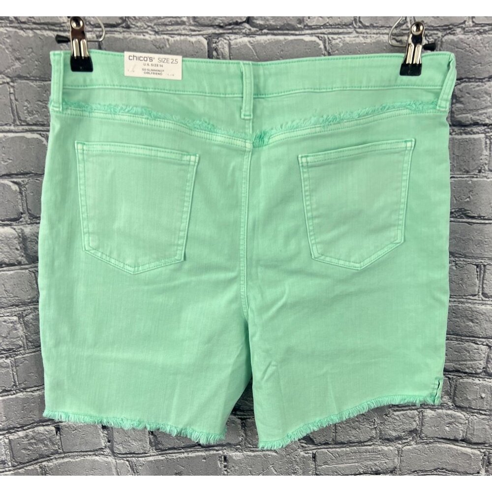 Chico's Size 2.5 US 14 So Slimming Girlfriend Short Teal Green NWT Denim - Picture 2 of 9